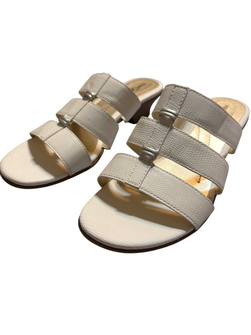 East 5Th Elden Sandals Shoes White Textured Straps Silver Tone Accents Sz 7.5